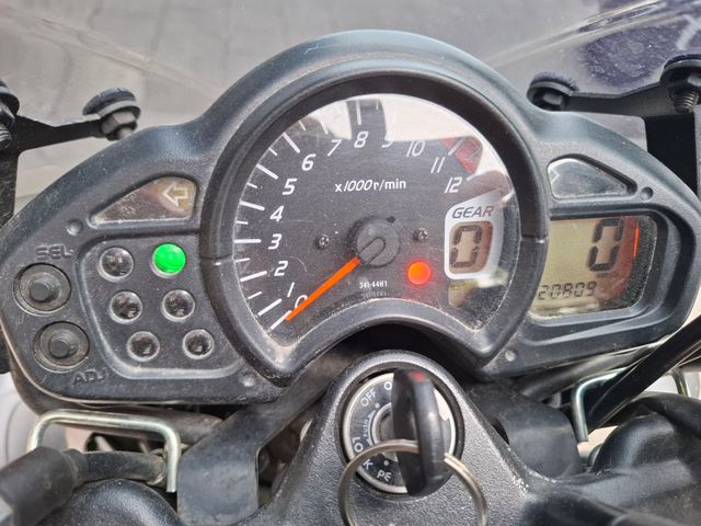 suzuki - sfv-650-gladius