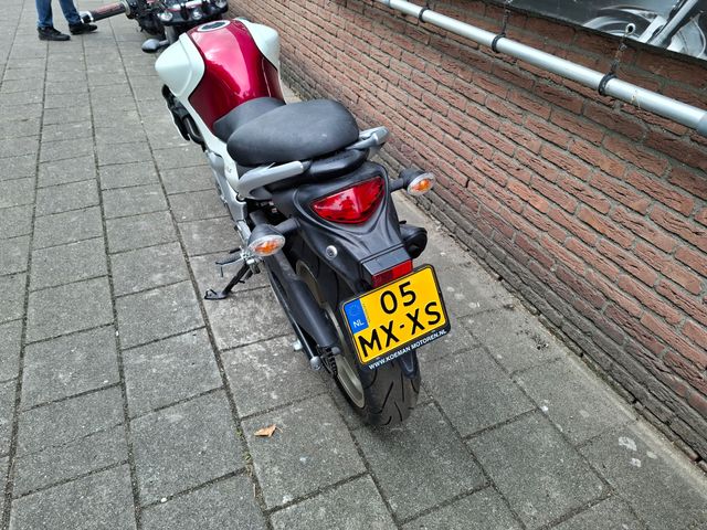 suzuki - sfv-650-gladius