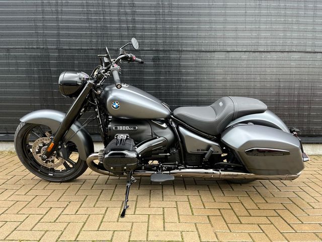 bmw - r-18-rocktane