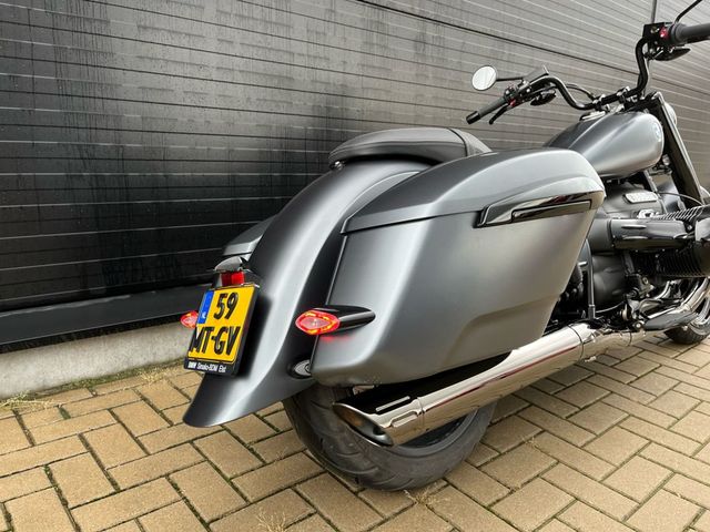 bmw - r-18-rocktane
