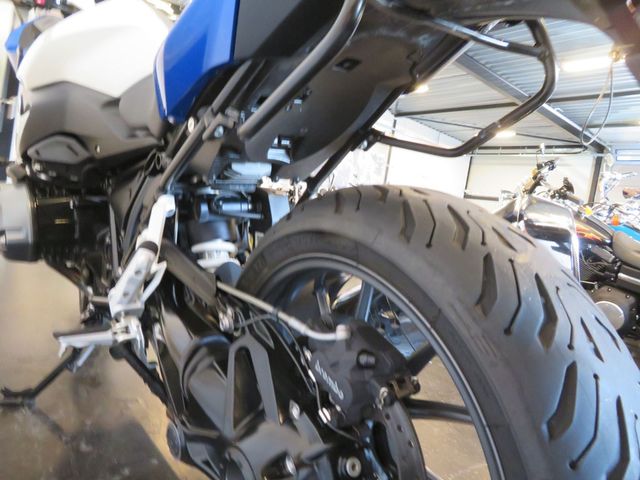 bmw - r-1100-rs-abs