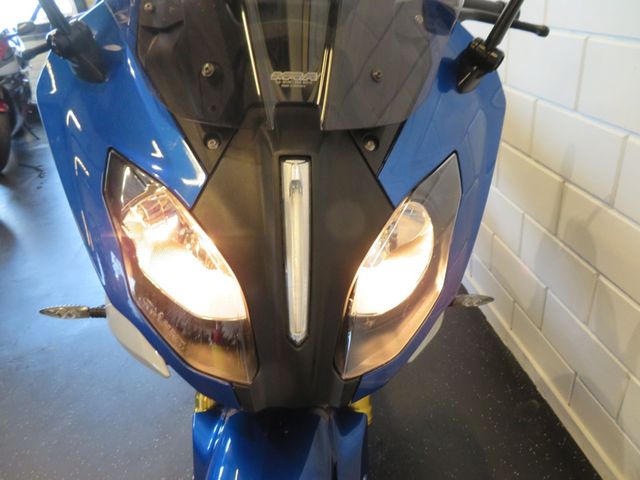 bmw - r-1100-rs-abs