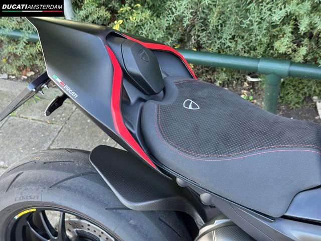 ducati - streetfighter-v4s