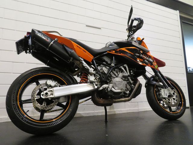 ktm - 990-supermoto-r