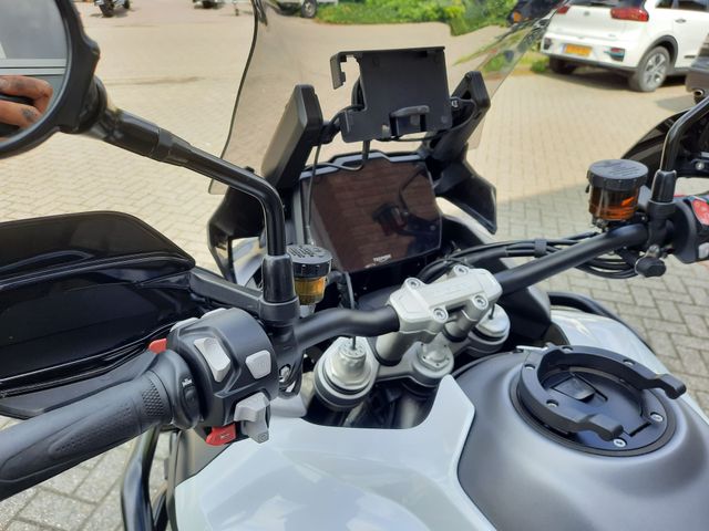 triumph - tiger-1200-gt