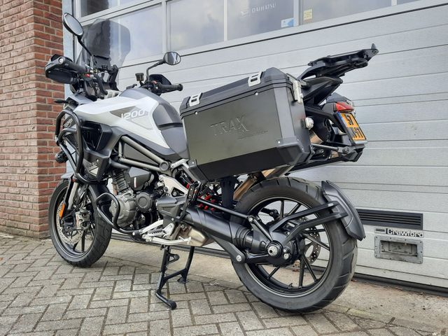 triumph - tiger-1200-gt