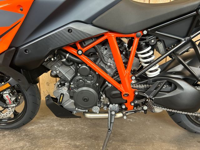 ktm - 1290-super-duke-gt