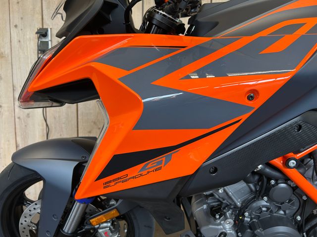 ktm - 1290-super-duke-gt