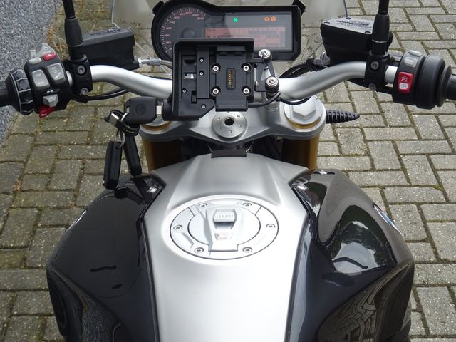 bmw - r-1200-r-abs