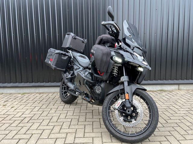 bmw - r-1300-gs-adventure-triple-black