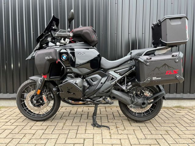 bmw - r-1300-gs-adventure-triple-black