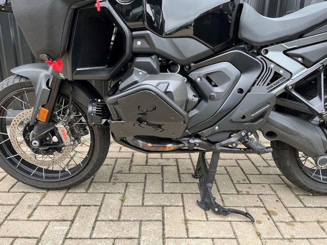 bmw - r-1300-gs-adventure-triple-black