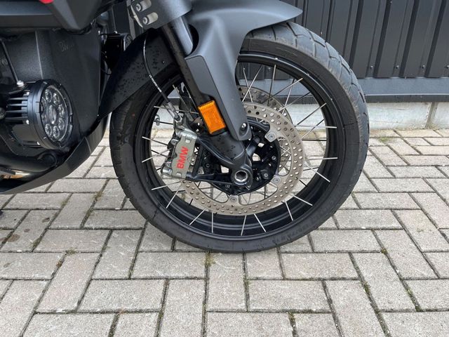 bmw - r-1300-gs-adventure-triple-black