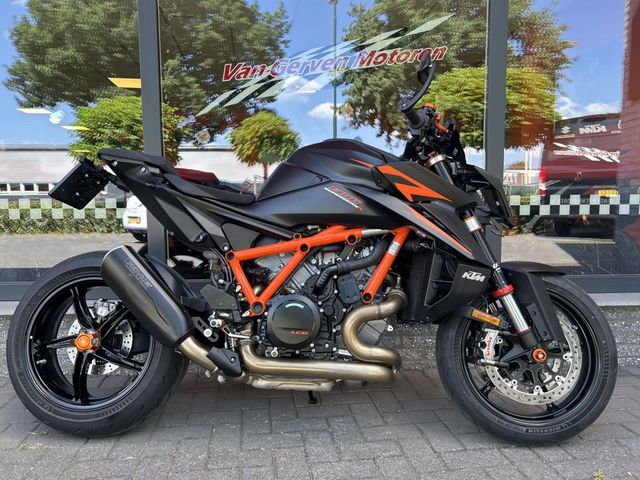 ktm - 1390-super-duke-r