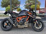 KTM 1390 SUPER DUKE R