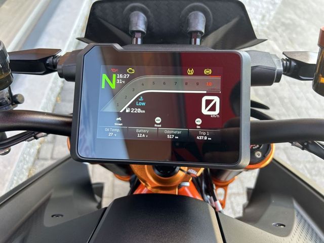 ktm - 1390-super-duke-r