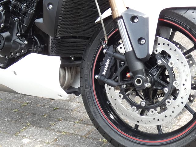 triumph - speed-triple-1050-abs