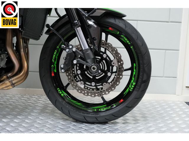 kawasaki - z900