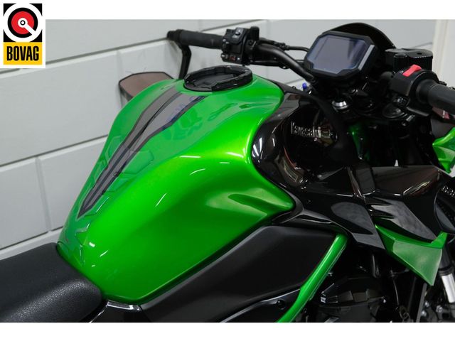 kawasaki - z900