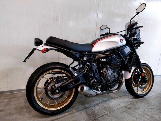 yamaha - xsr-700-xtribute