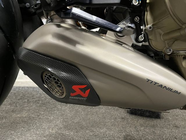 ducati - streetfighter-v4s