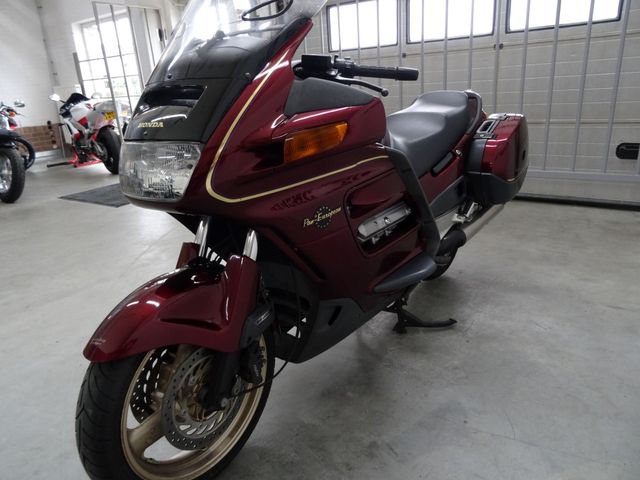 honda - st-1100-pan-european-abs-tcs