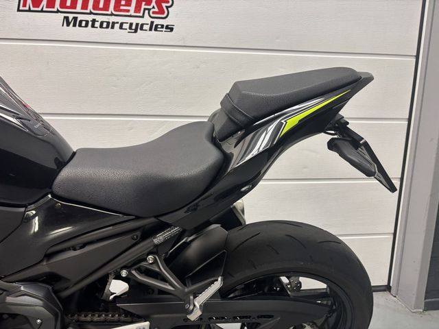 kawasaki - z900
