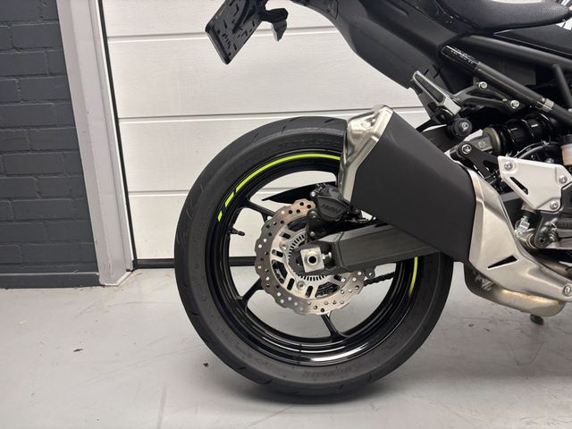 kawasaki - z900