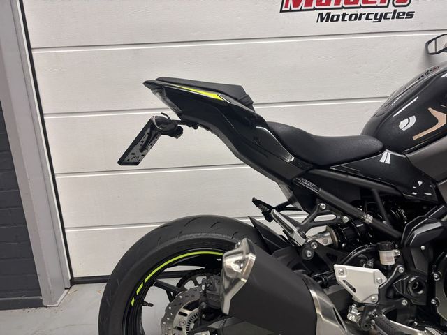kawasaki - z900