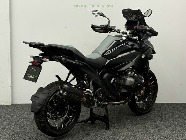 bmw - r-1300-gs-triple-black