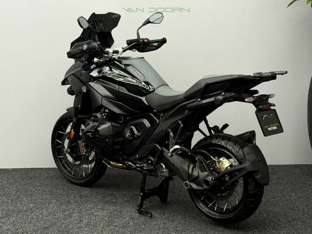 bmw - r-1300-gs-triple-black