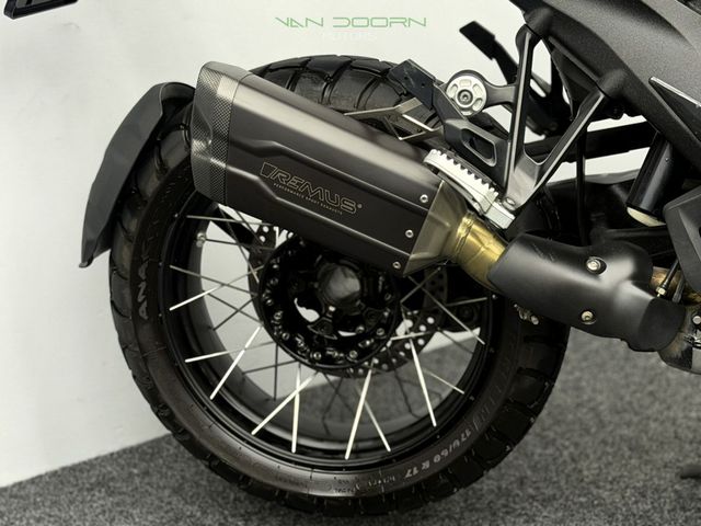 bmw - r-1300-gs-triple-black
