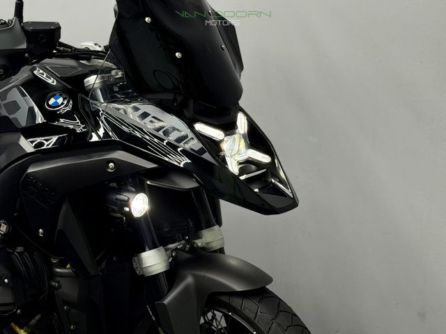 bmw - r-1300-gs-triple-black