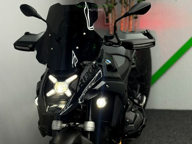 bmw - r-1300-gs-triple-black