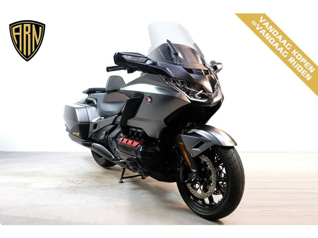 honda - gl-1800-goldwing-bagger-dct