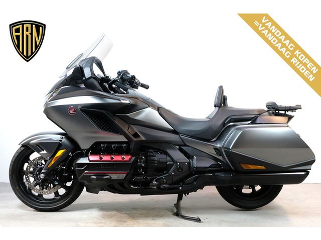 honda - gl-1800-goldwing-bagger-dct