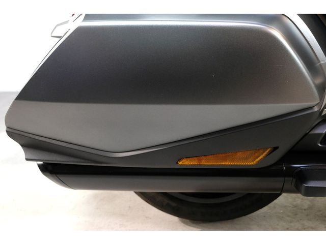 honda - gl-1800-goldwing-bagger-dct