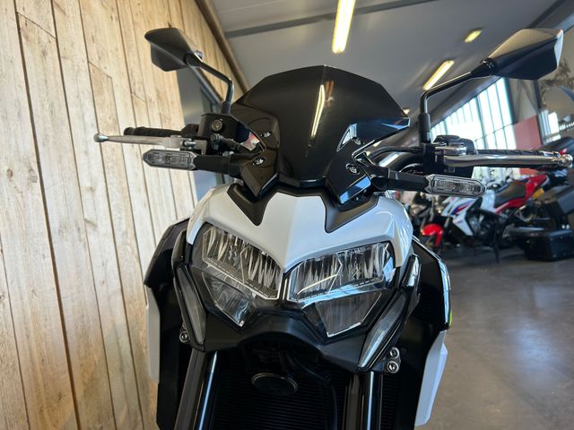 kawasaki - z900