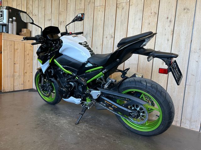 kawasaki - z900