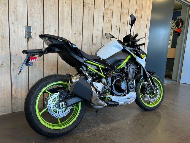 kawasaki - z900