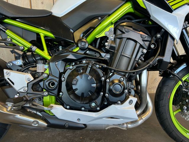 kawasaki - z900