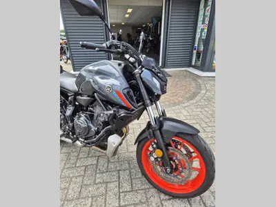 YAMAHA MT 07 ABS – foto 3