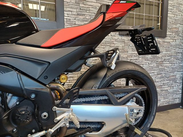 aprilia - tuono--v4-1100-factory