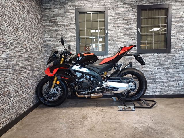 aprilia - tuono--v4-1100-factory