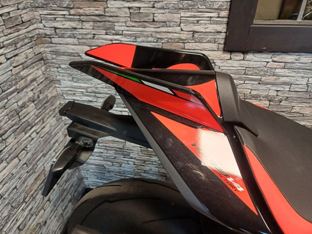 aprilia - tuono--v4-1100-factory