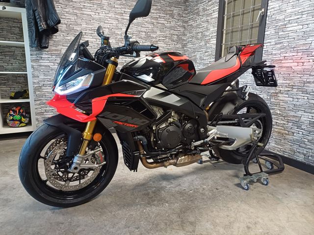 aprilia - tuono--v4-1100-factory
