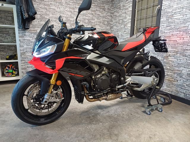 aprilia - tuono--v4-1100-factory