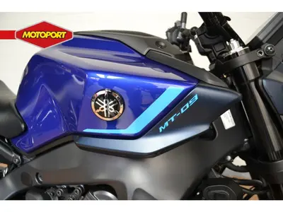 YAMAHA MT 09 Y-AMT – foto 2