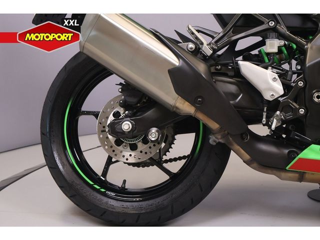 kawasaki - ninja-zx-4rr