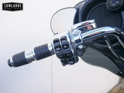 HARLEY-DAVIDSON STREET GLIDE CVO – foto 4